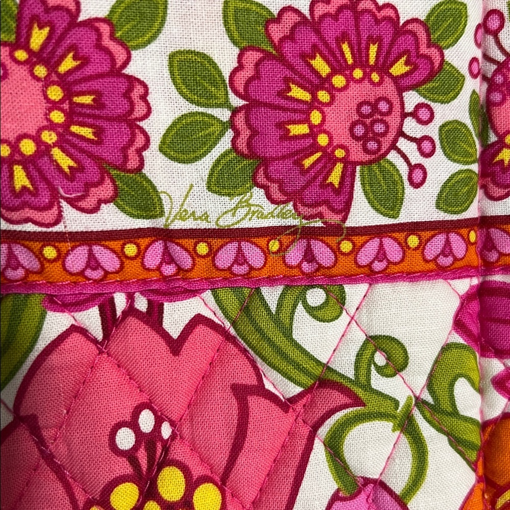 Vera Bradley insulted lunch tote. Great condition with a few light spots. - Picture 2 of 10